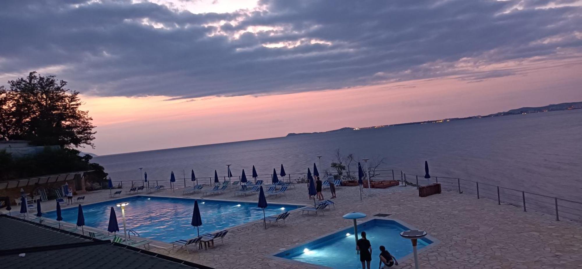Artemis Beach House Вльора Екстер'єр фото