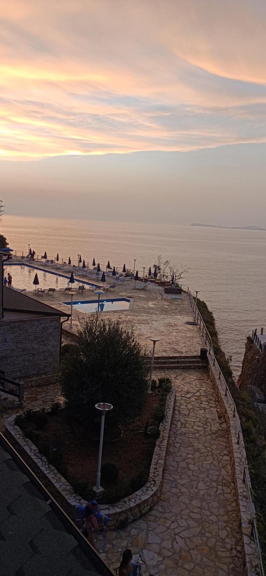 Artemis Beach House Вльора Екстер'єр фото