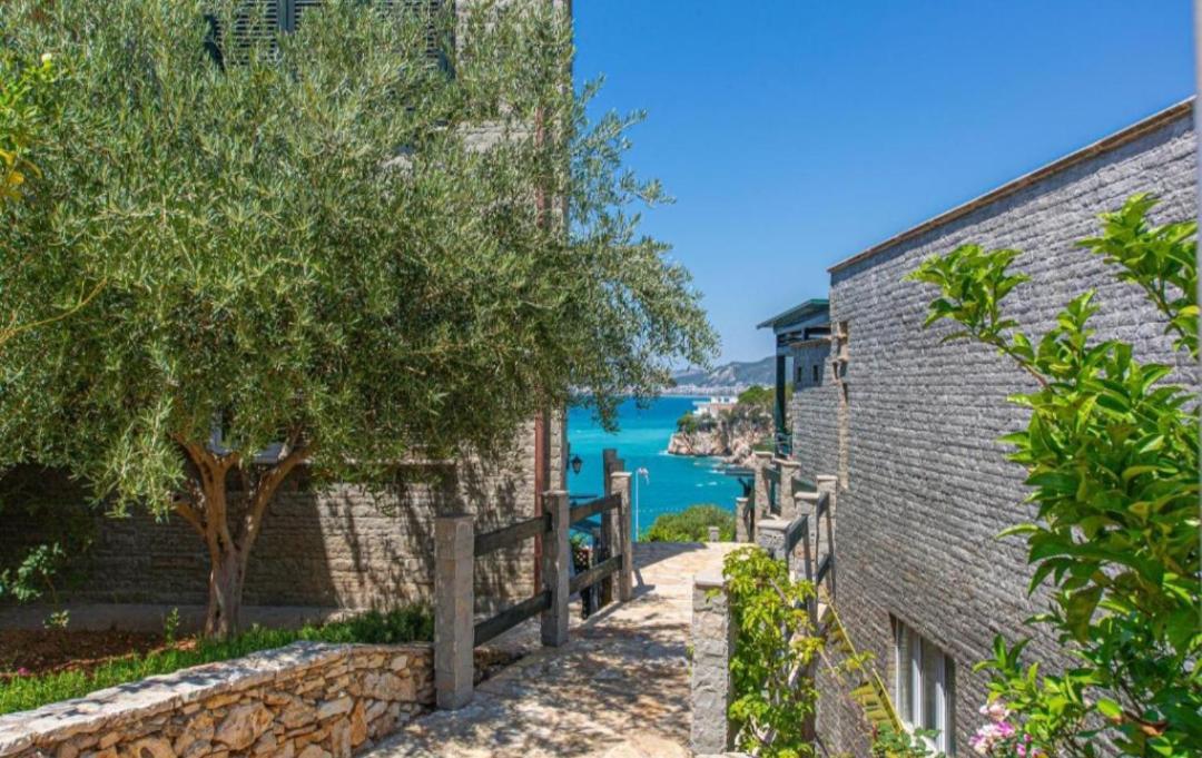 Artemis Beach House Вльора Екстер'єр фото
