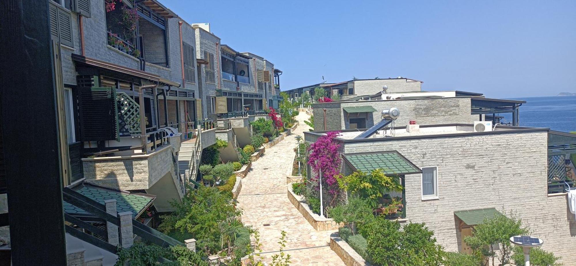 Artemis Beach House Вльора Екстер'єр фото