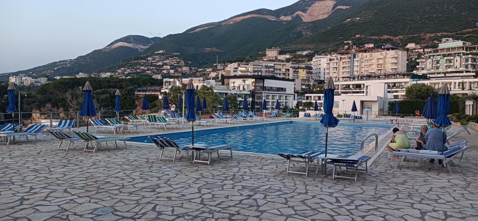 Artemis Beach House Вльора Екстер'єр фото