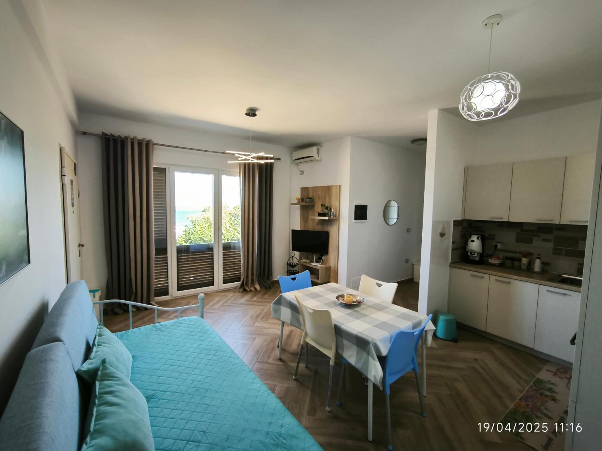 Artemis Beach House Вльора Екстер'єр фото